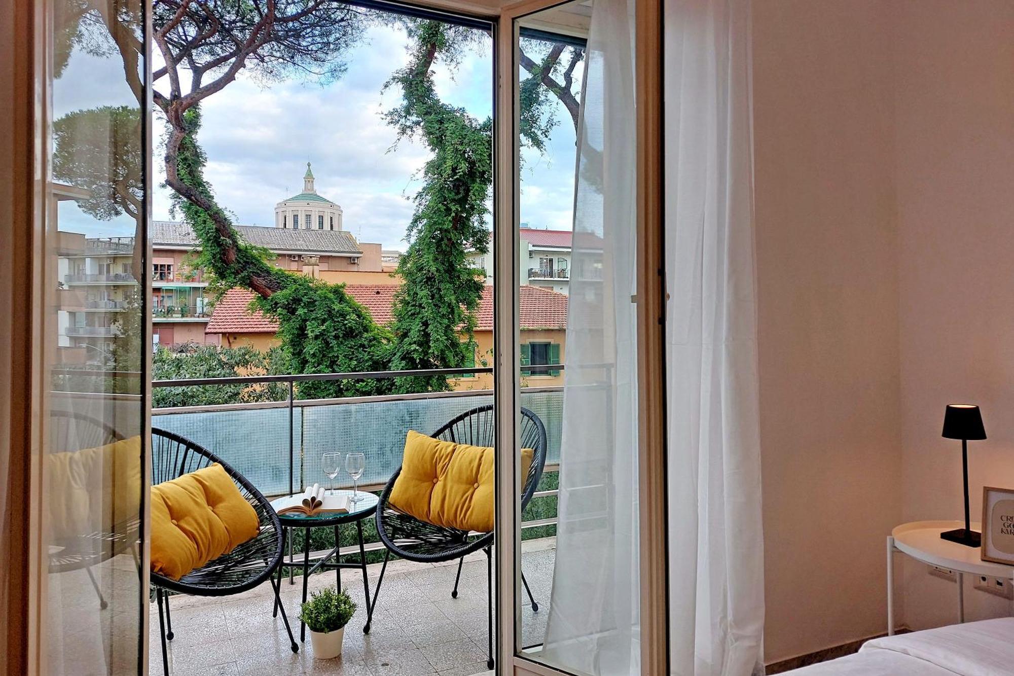 Carmen's Flat Roma